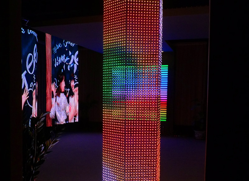 S series lightweight LED video mesh display 